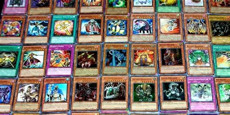 how many yugioh cards in a deck